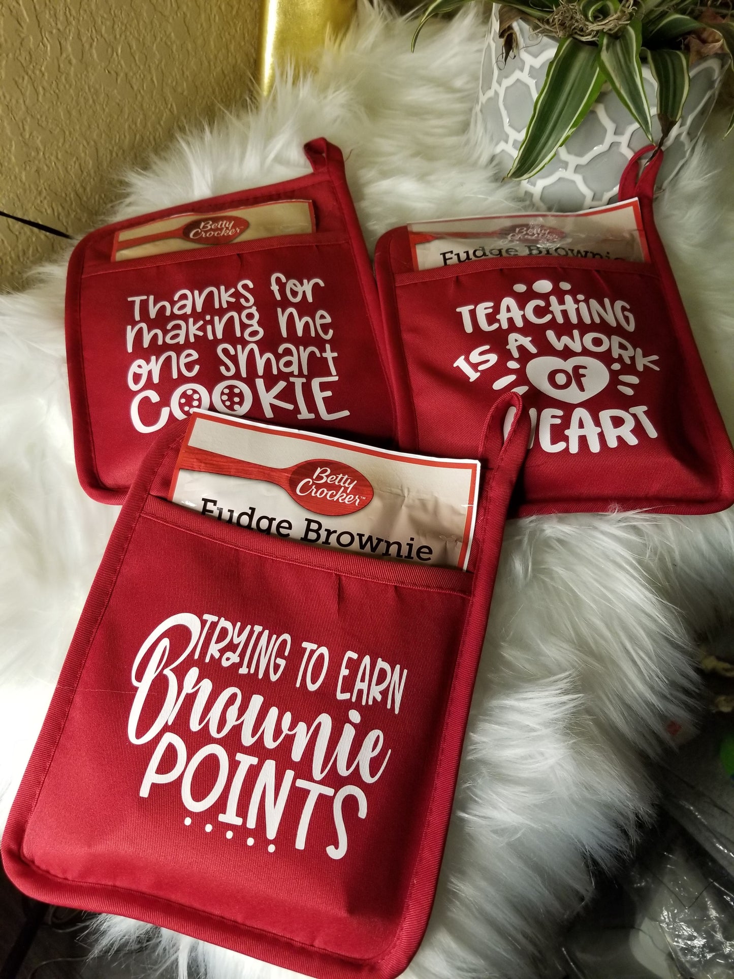 Teacher Appreciation Pot Holder  – Funny Kitchen Gifts for Teachers