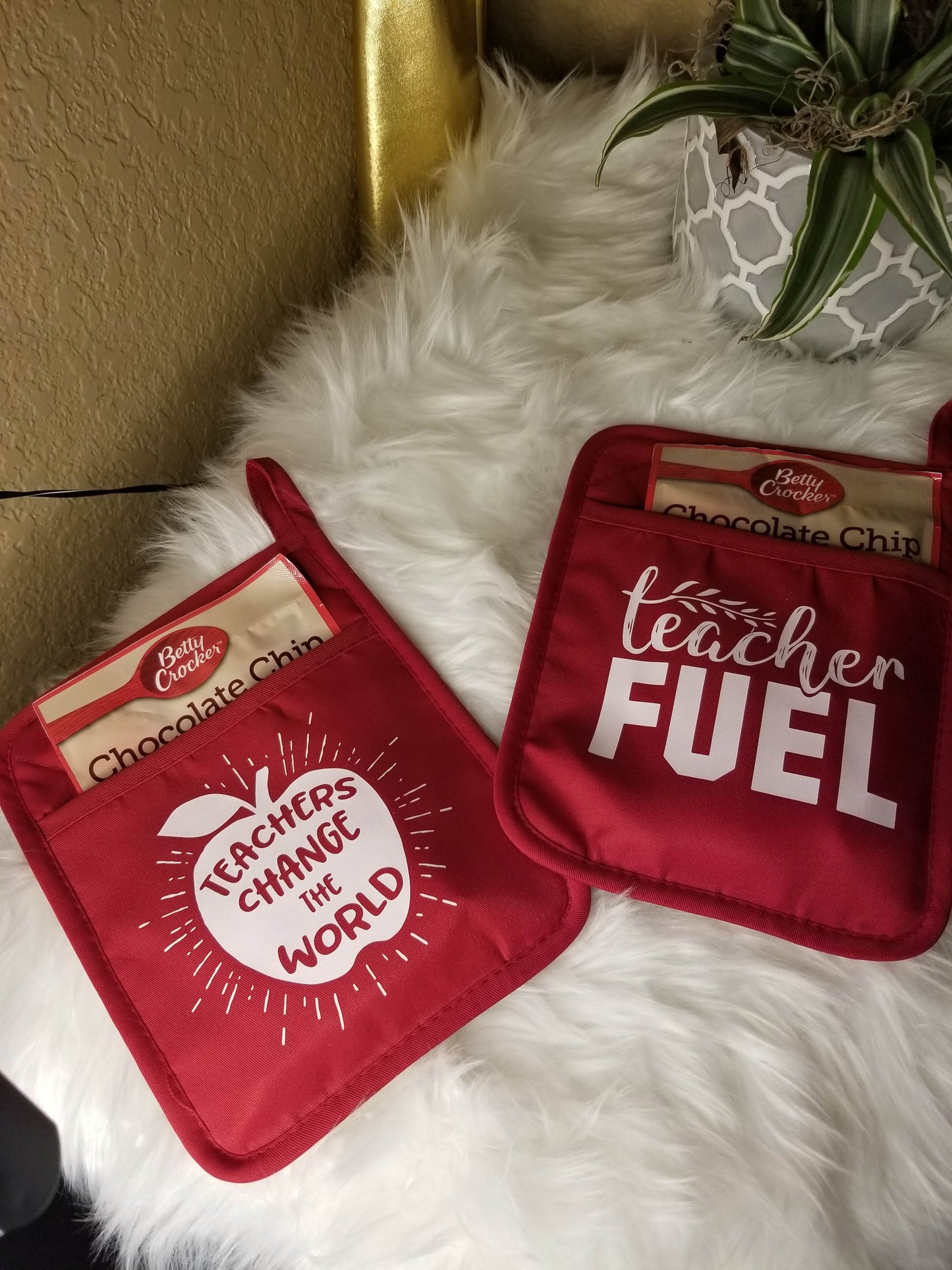 Teacher Appreciation Pot Holder  – Funny Kitchen Gifts for Teachers